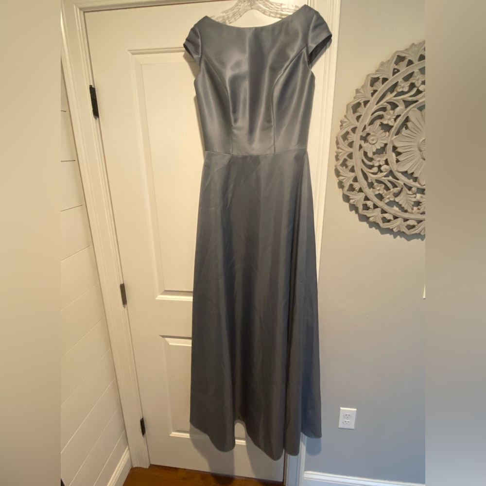 Beautiful mother of bride / groom or any formal event dress wine one time